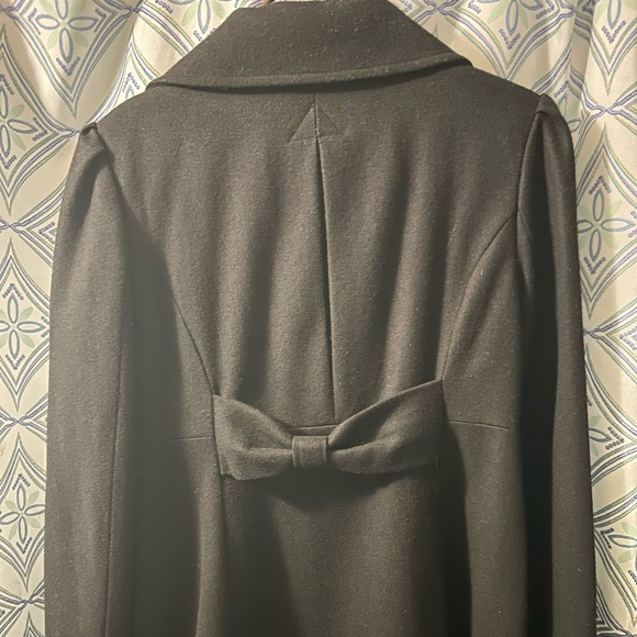 EUC Guess Women's Elegant Black Peacoat w/ Flared Fit and Button Detail CLASSIC! - Picture 9 of 16